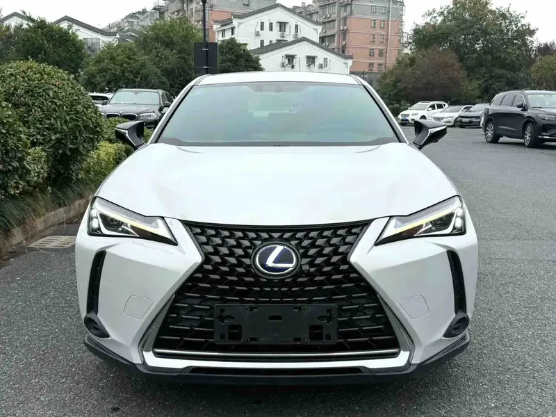 Vehicle photo 2