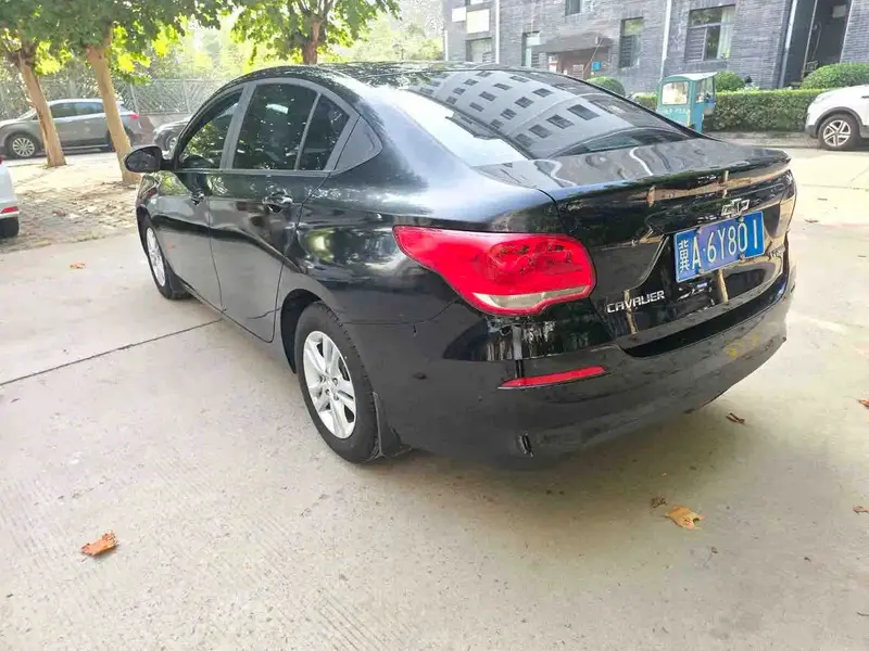 Vehicle photo 4
