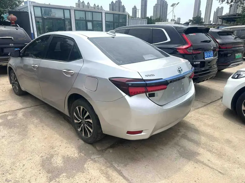 Vehicle photo 3