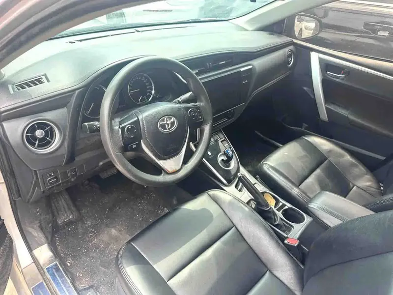 Vehicle photo 5