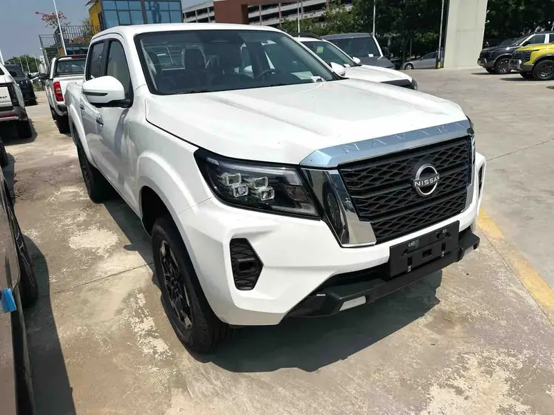 Vehicle photo 2