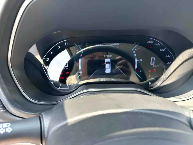 Vehicle photo 9