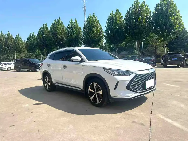 Vehicle photo 2