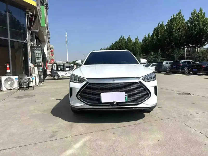 Vehicle photo 3