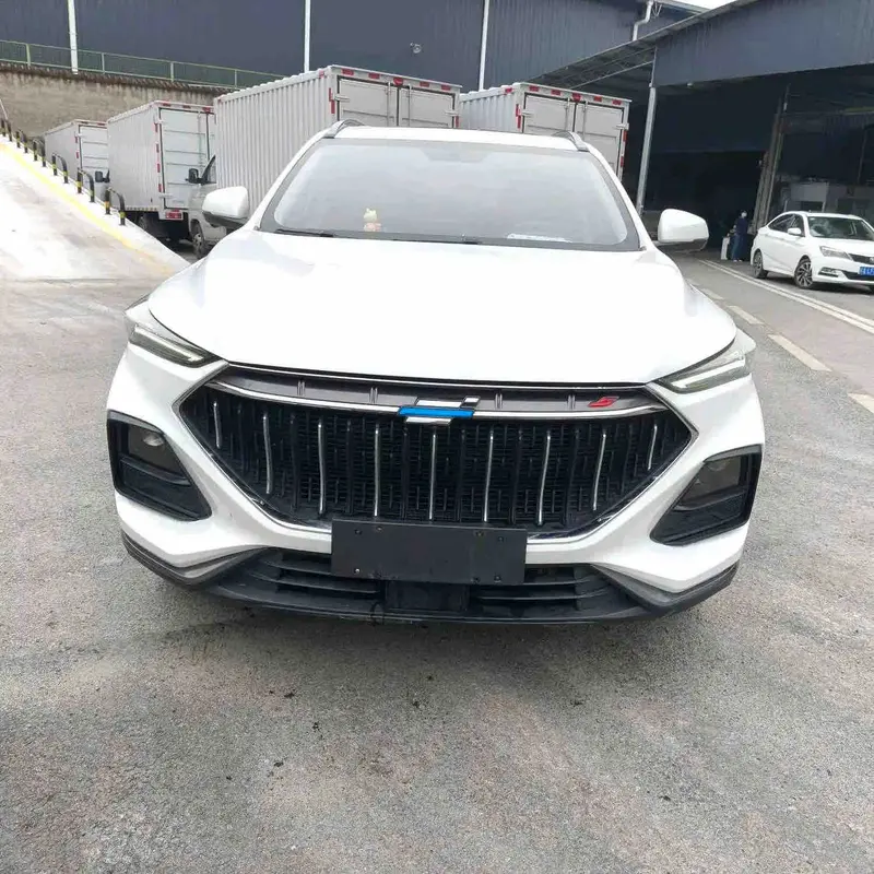 Vehicle photo 2