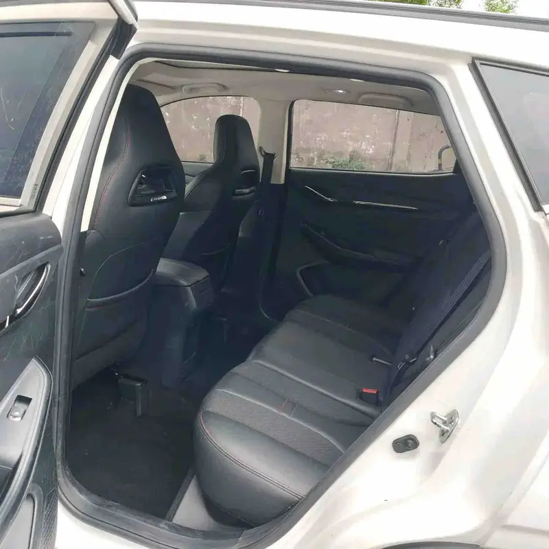 Vehicle photo 3