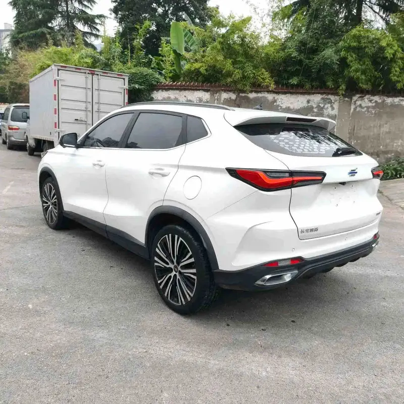 Vehicle photo 5