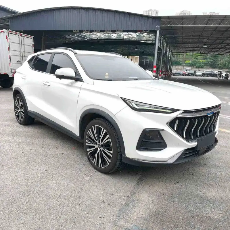 Vehicle photo 6