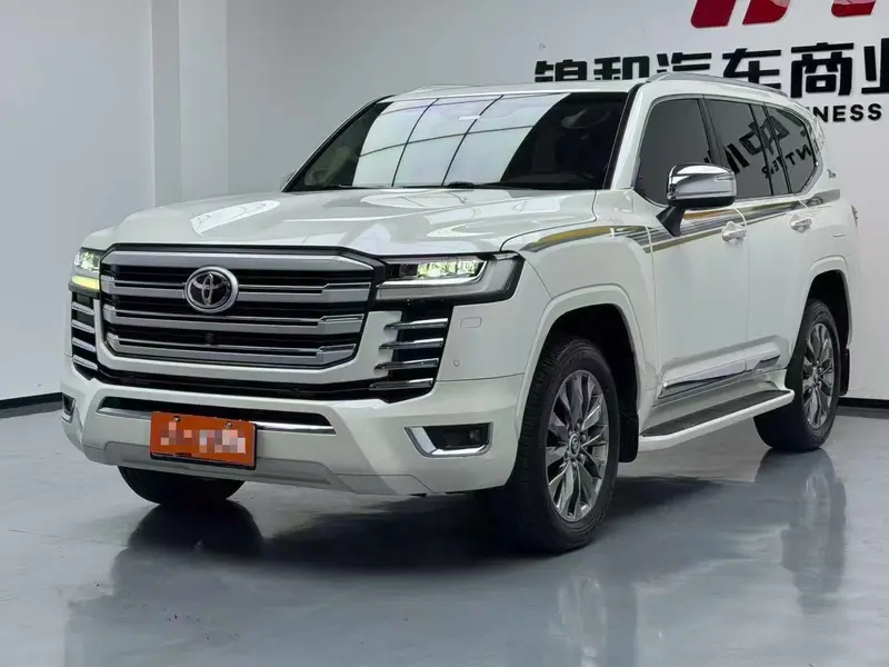 Vehicle photo 1