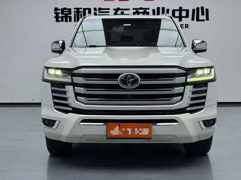 Vehicle photo 3