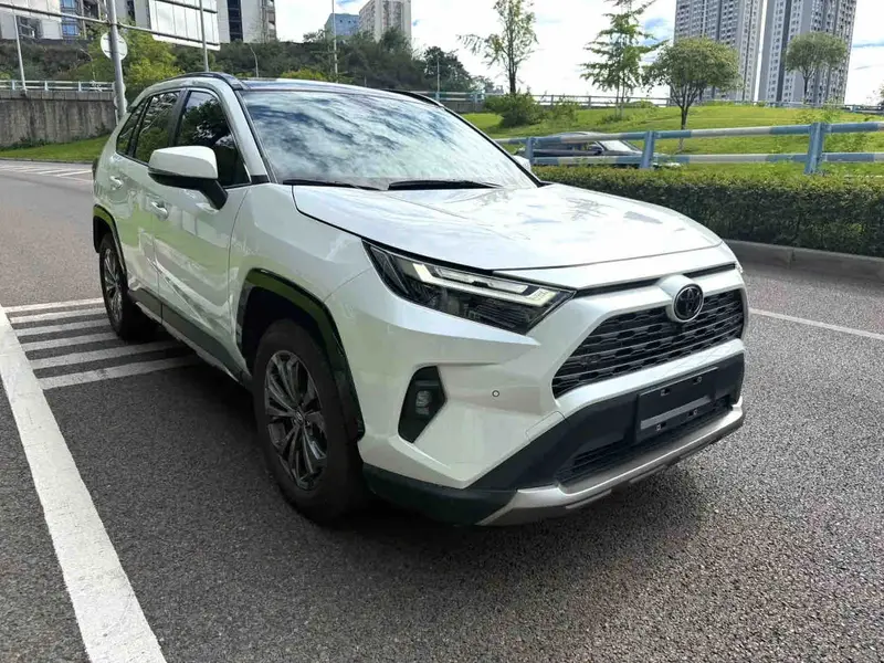 Vehicle photo 2