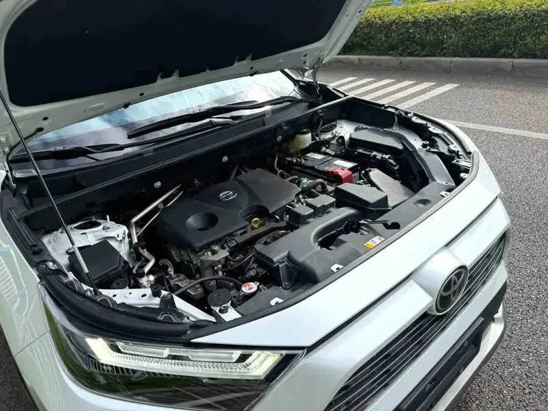 Vehicle photo 9