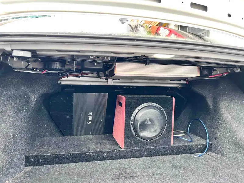 Vehicle photo 11