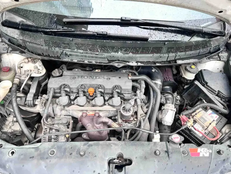 Vehicle photo 12