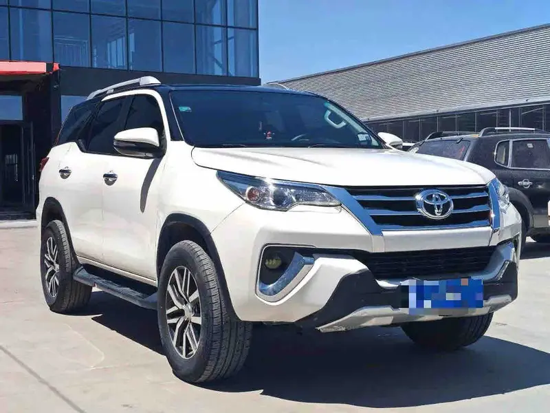 Vehicle photo 2