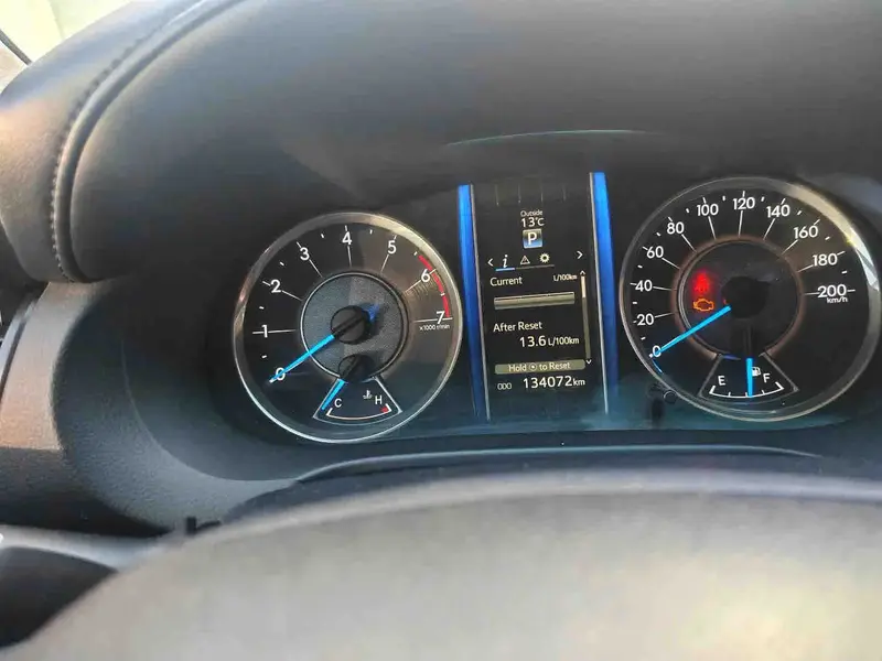 Vehicle photo 7