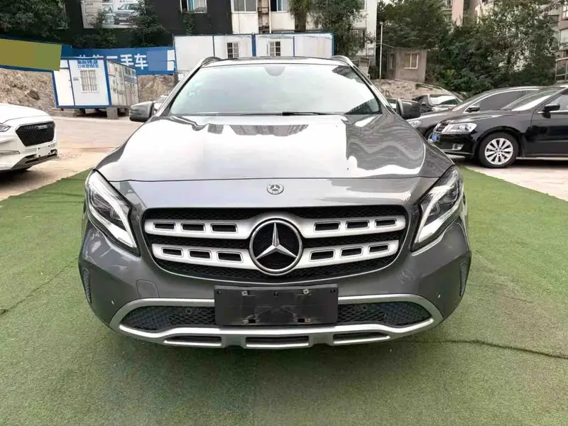 Vehicle photo 2