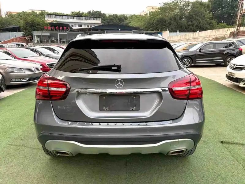 Vehicle photo 5