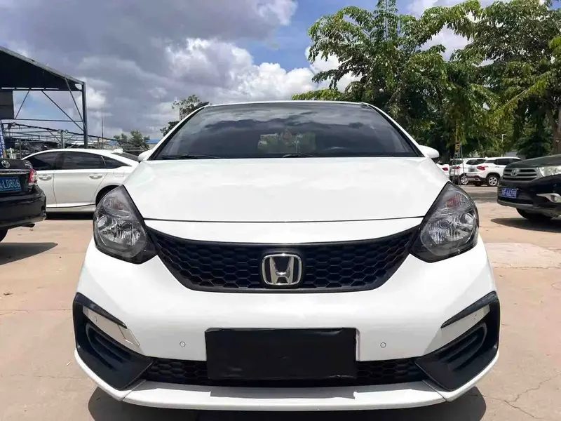 Vehicle photo 2