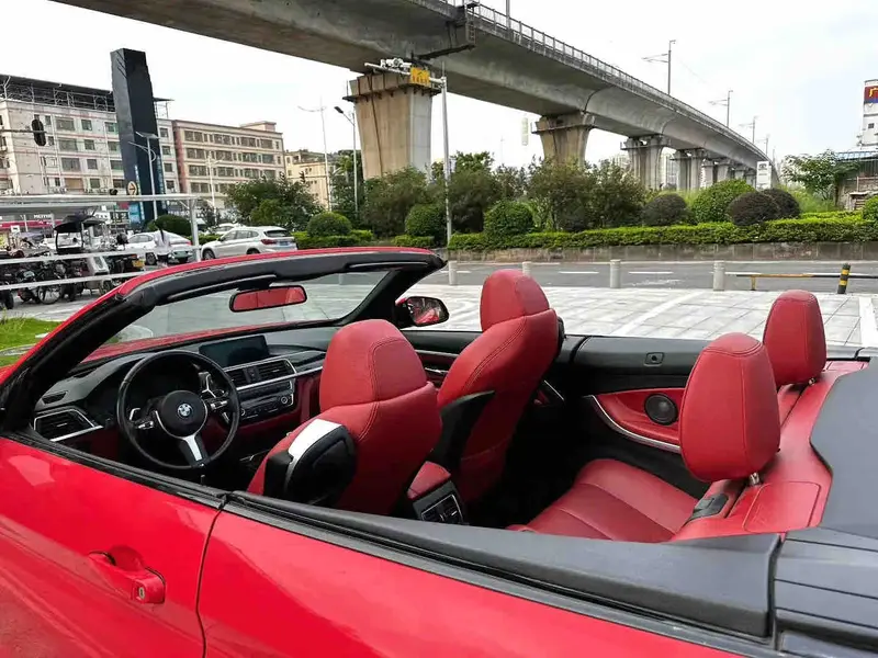 Vehicle photo 9