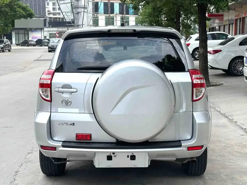 Vehicle photo 8