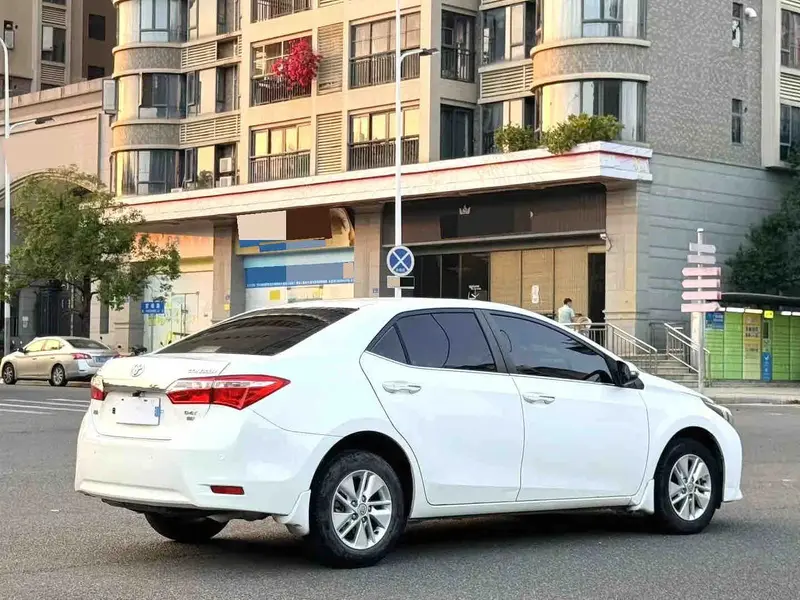 Vehicle photo 4