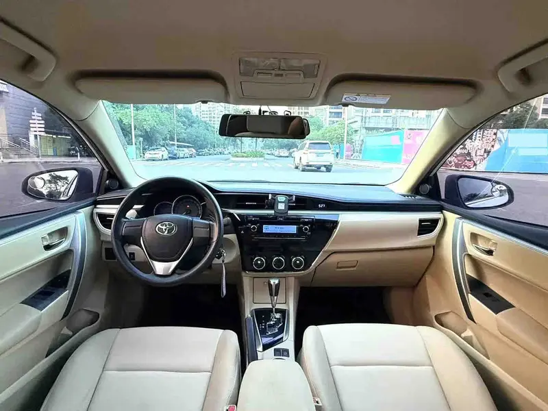 Vehicle photo 8