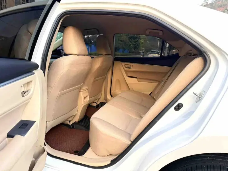 Vehicle photo 9
