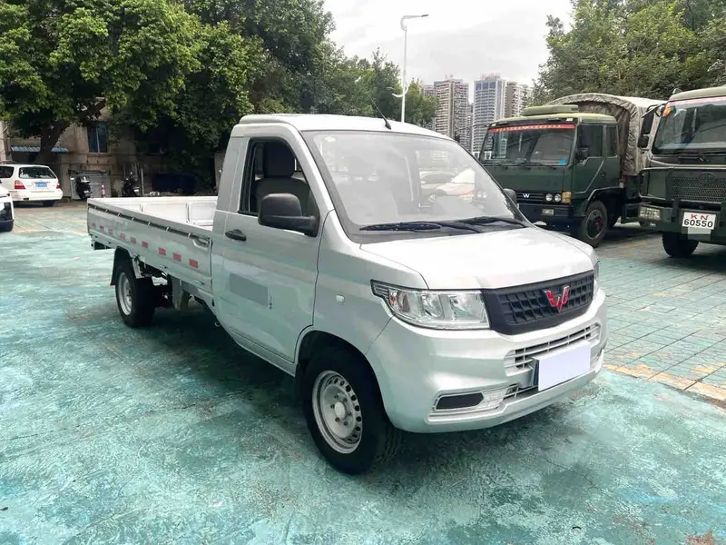 Vehicle photo 2