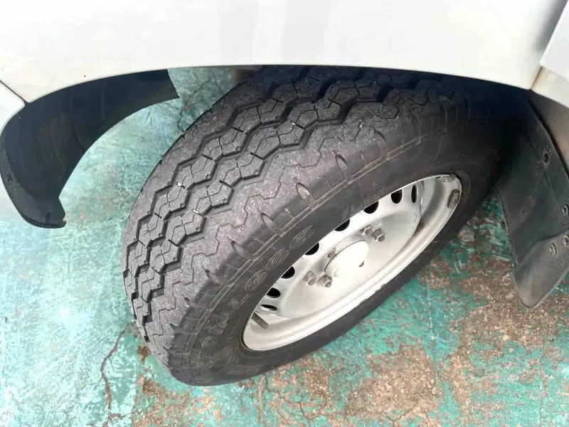 Vehicle photo 10