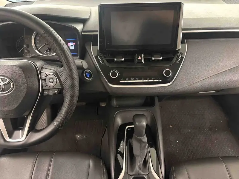 Vehicle photo 8