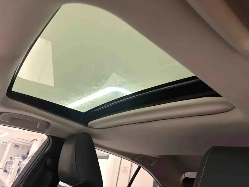 Vehicle photo 11