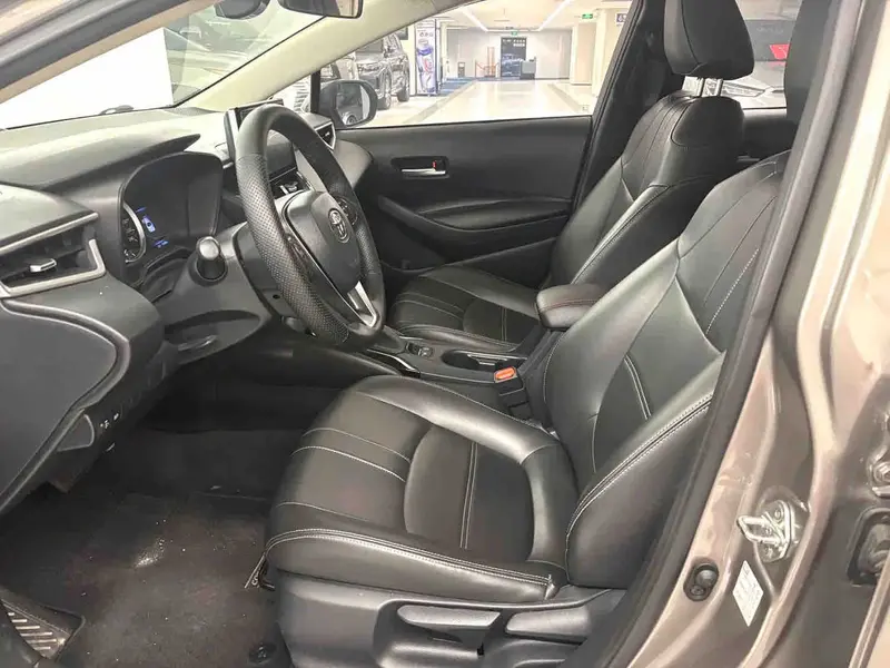 Vehicle photo 15