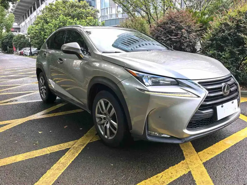 Vehicle photo 2