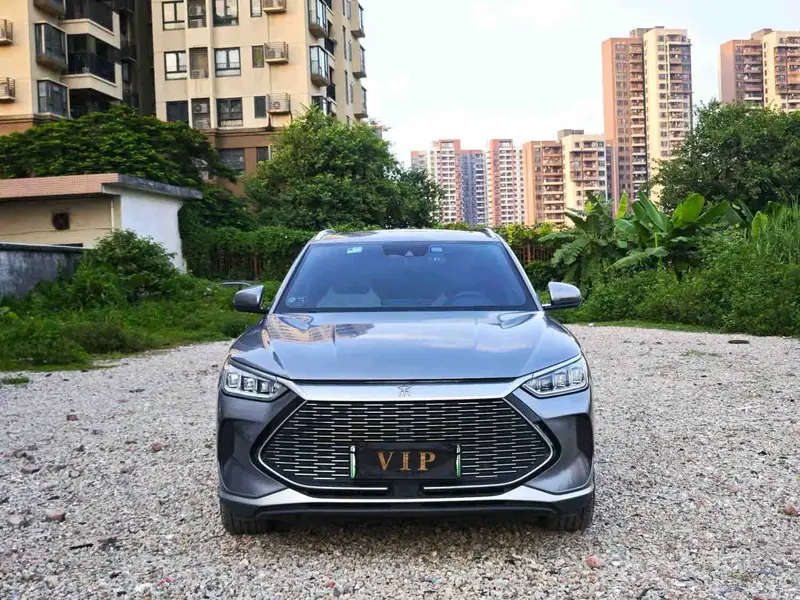 Vehicle photo 3