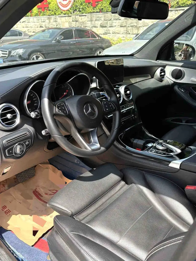 Vehicle photo 7