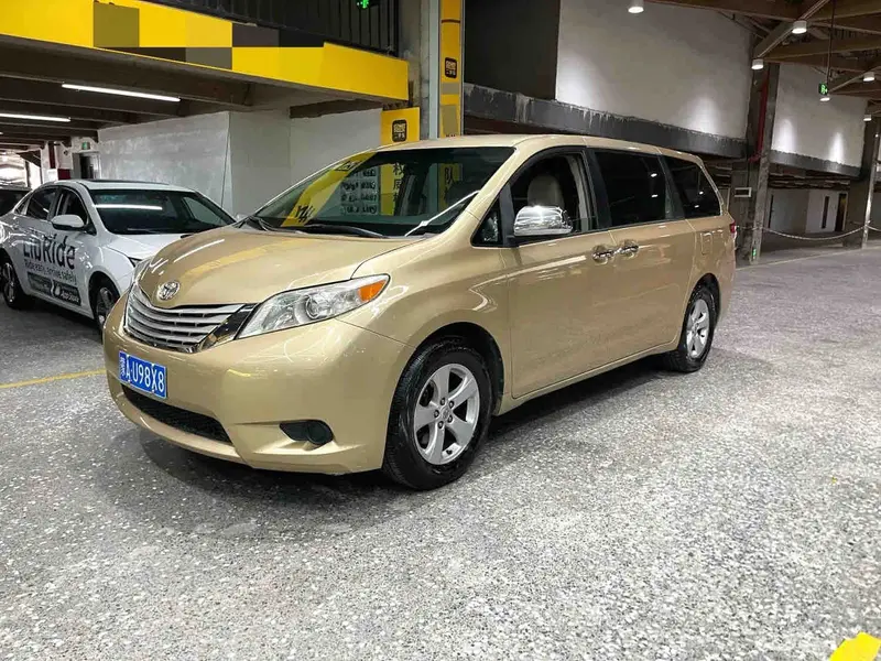 2012 Toyota Sienna 2.7L AT US Spec