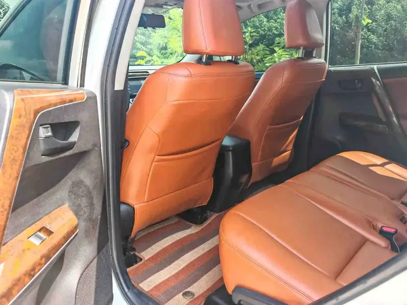 Vehicle photo 7