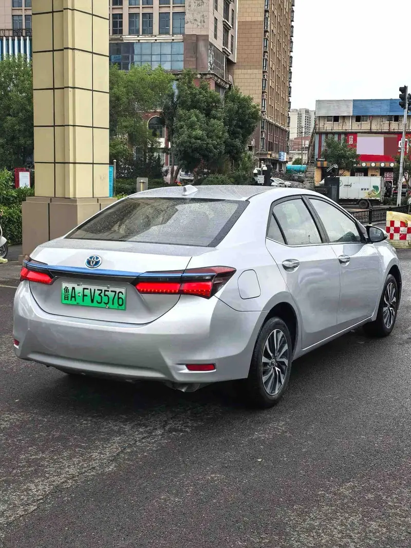 Vehicle photo 3