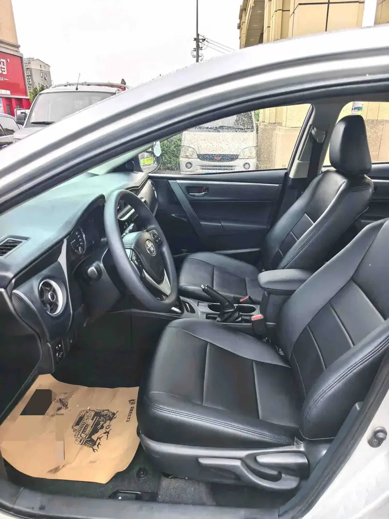 Vehicle photo 8