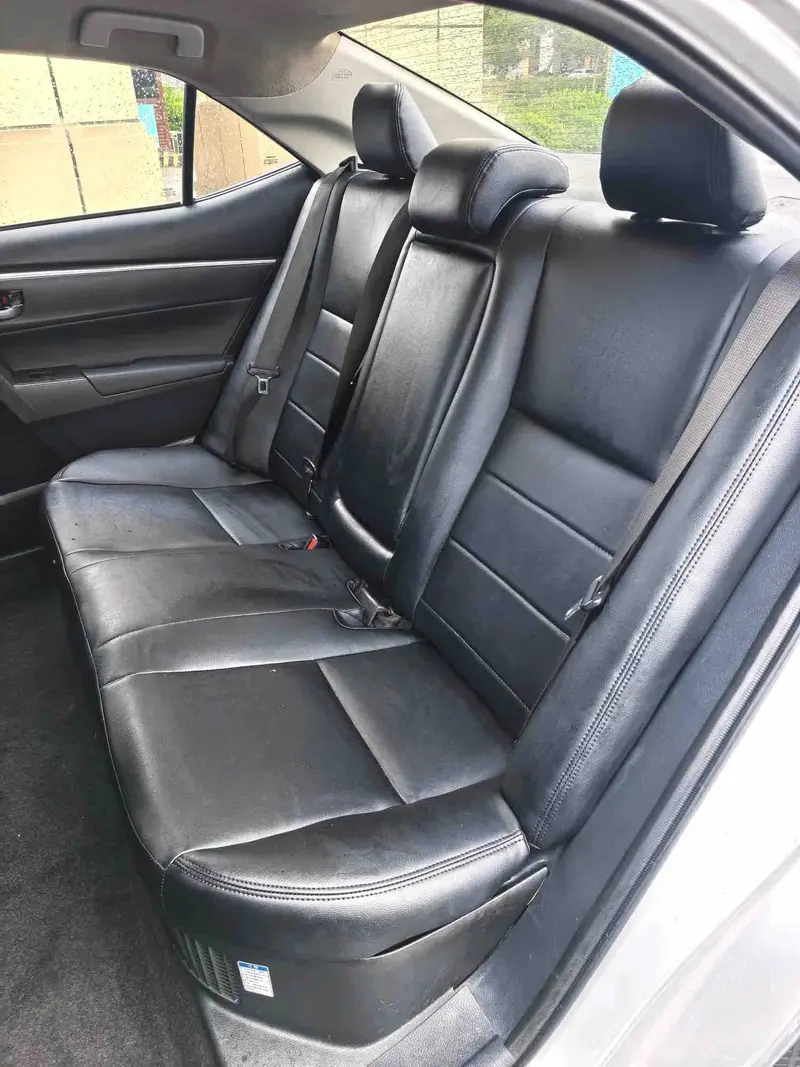 Vehicle photo 10