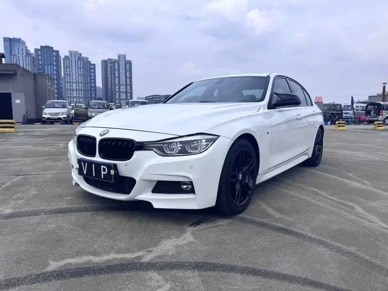 Vehicle photo 1