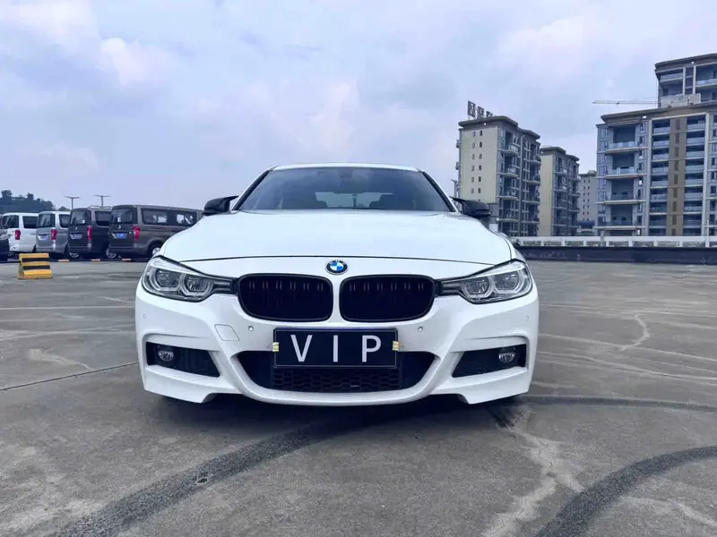 Vehicle photo 3