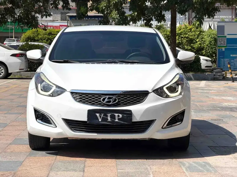 Vehicle photo 2