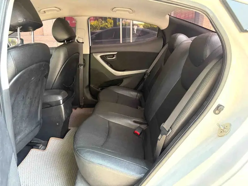 Vehicle photo 10