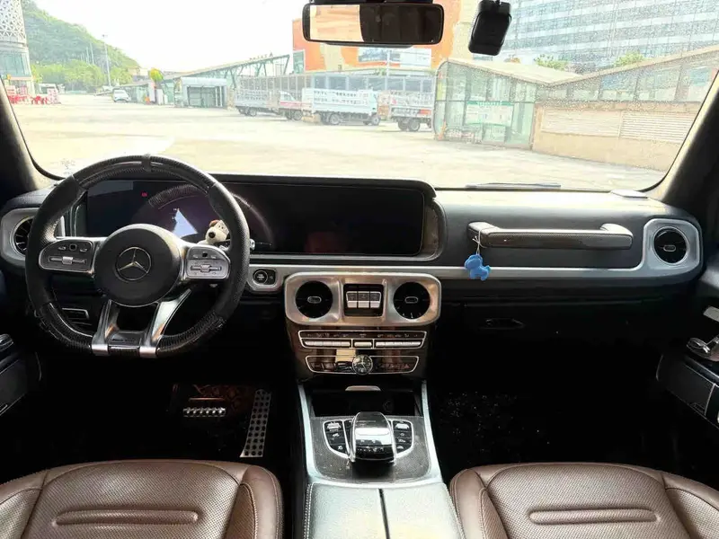 Vehicle photo 2