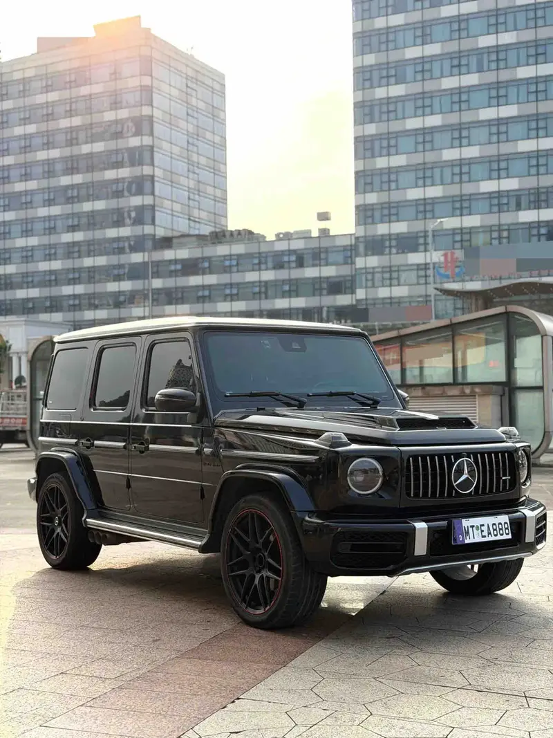 Vehicle photo 5