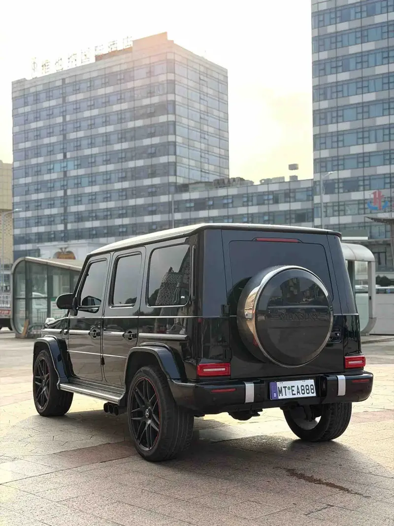 Vehicle photo 8
