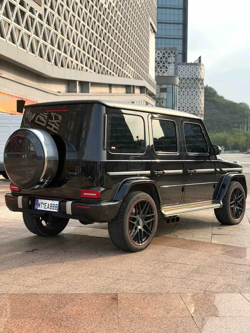Vehicle photo 9
