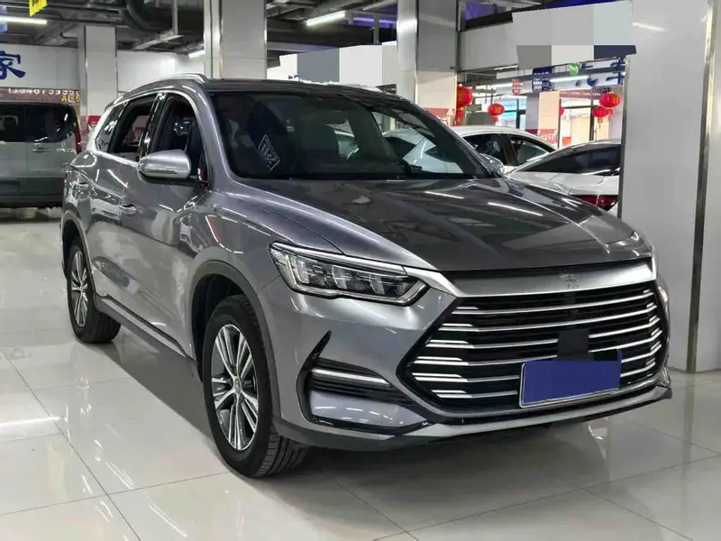 Vehicle photo 2